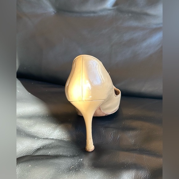 Nude Manolo Blahnik patent heels - Picture 8 of 12